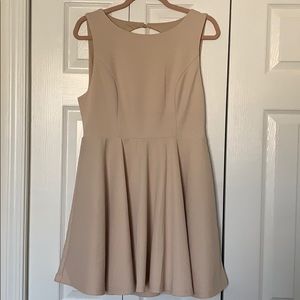 Sleeveless dress